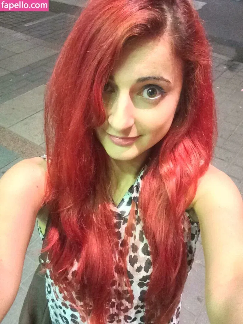 AnnieFuchsia Onlyfans Photo Gallery 