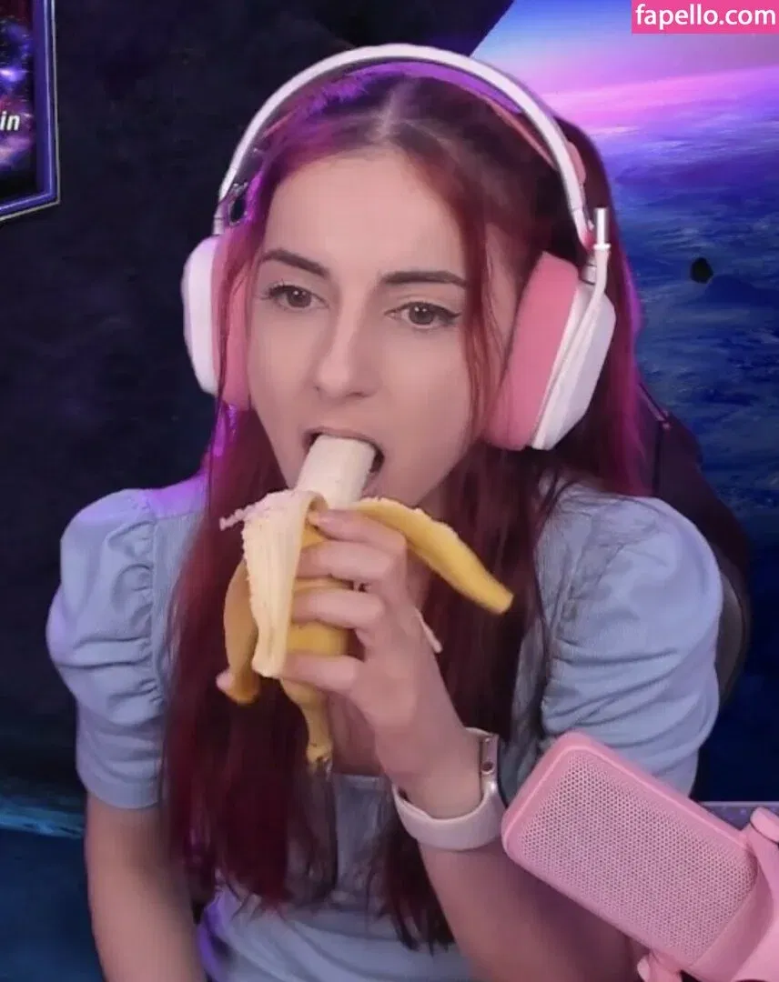 AnnieFuchsia Onlyfans Photo Gallery 