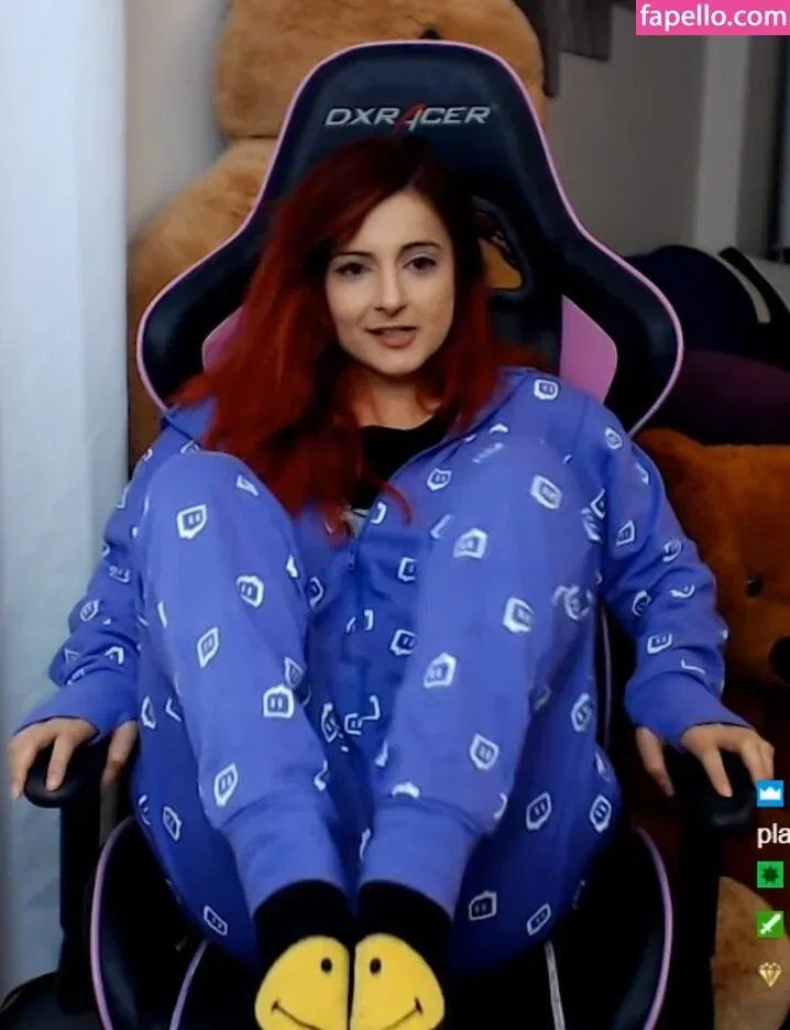 AnnieFuchsia Onlyfans Photo Gallery 