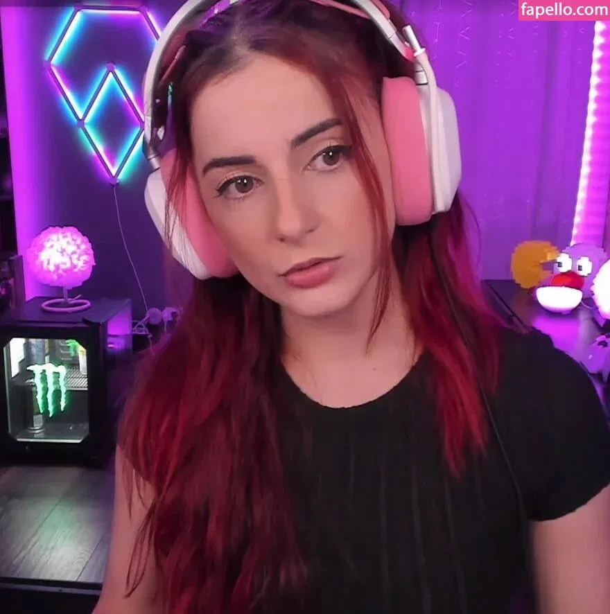 AnnieFuchsia Onlyfans Photo Gallery 