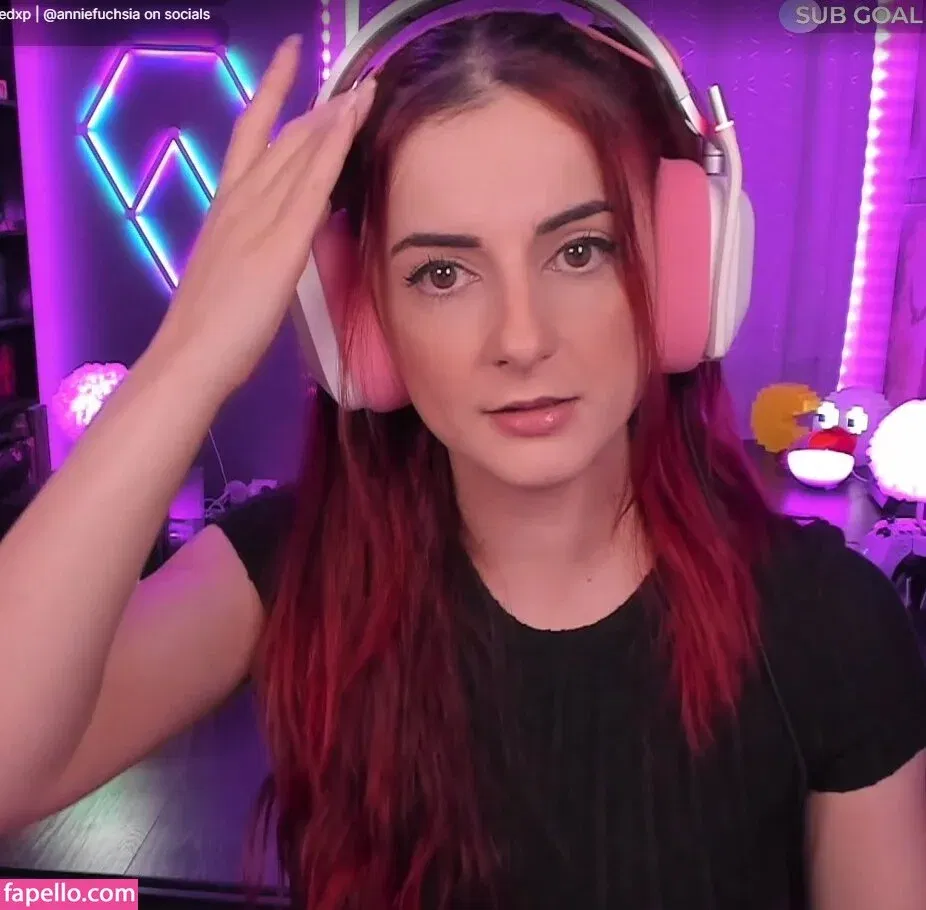 AnnieFuchsia Onlyfans Photo Gallery 