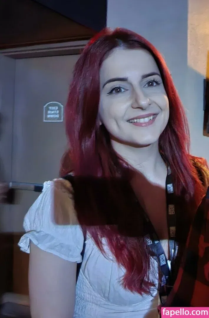 AnnieFuchsia Onlyfans Photo Gallery 