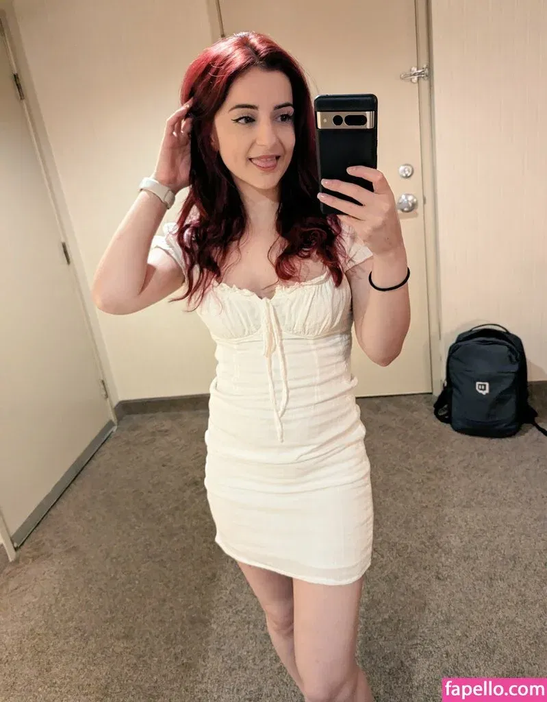 AnnieFuchsia Onlyfans Photo Gallery 