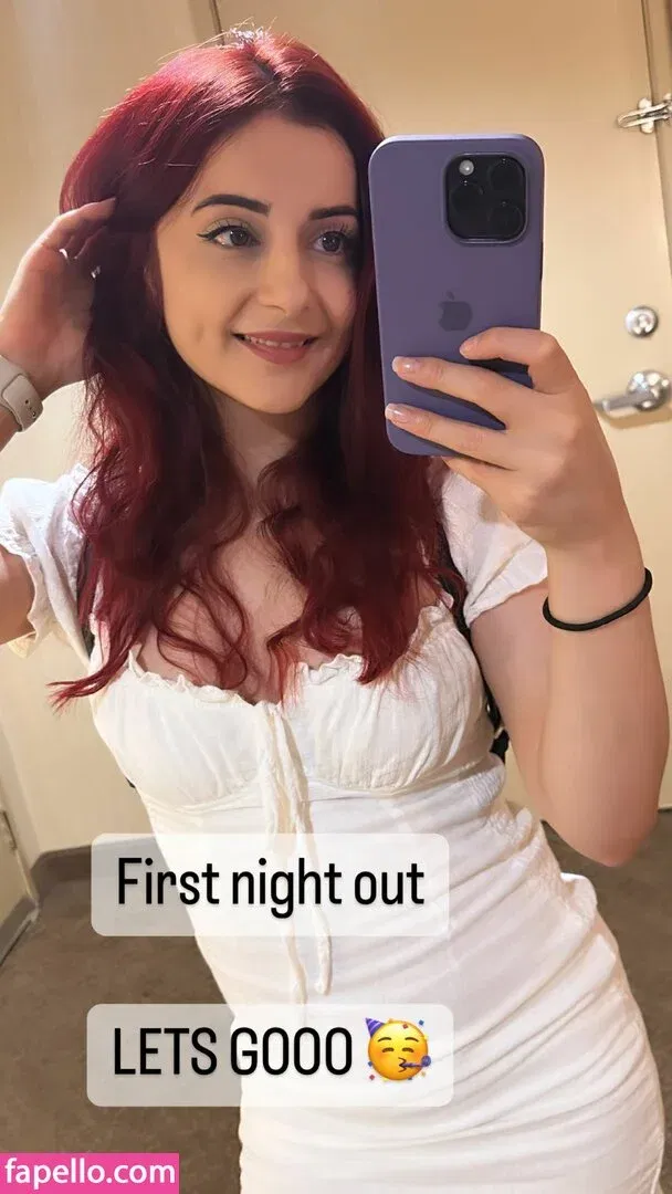 AnnieFuchsia Onlyfans Photo Gallery 