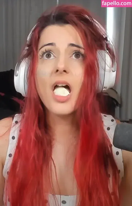 AnnieFuchsia Onlyfans Photo Gallery 