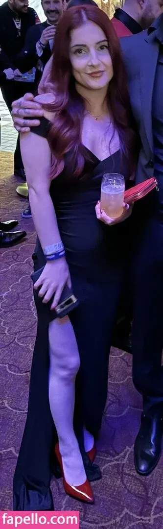 AnnieFuchsia Onlyfans Photo Gallery 