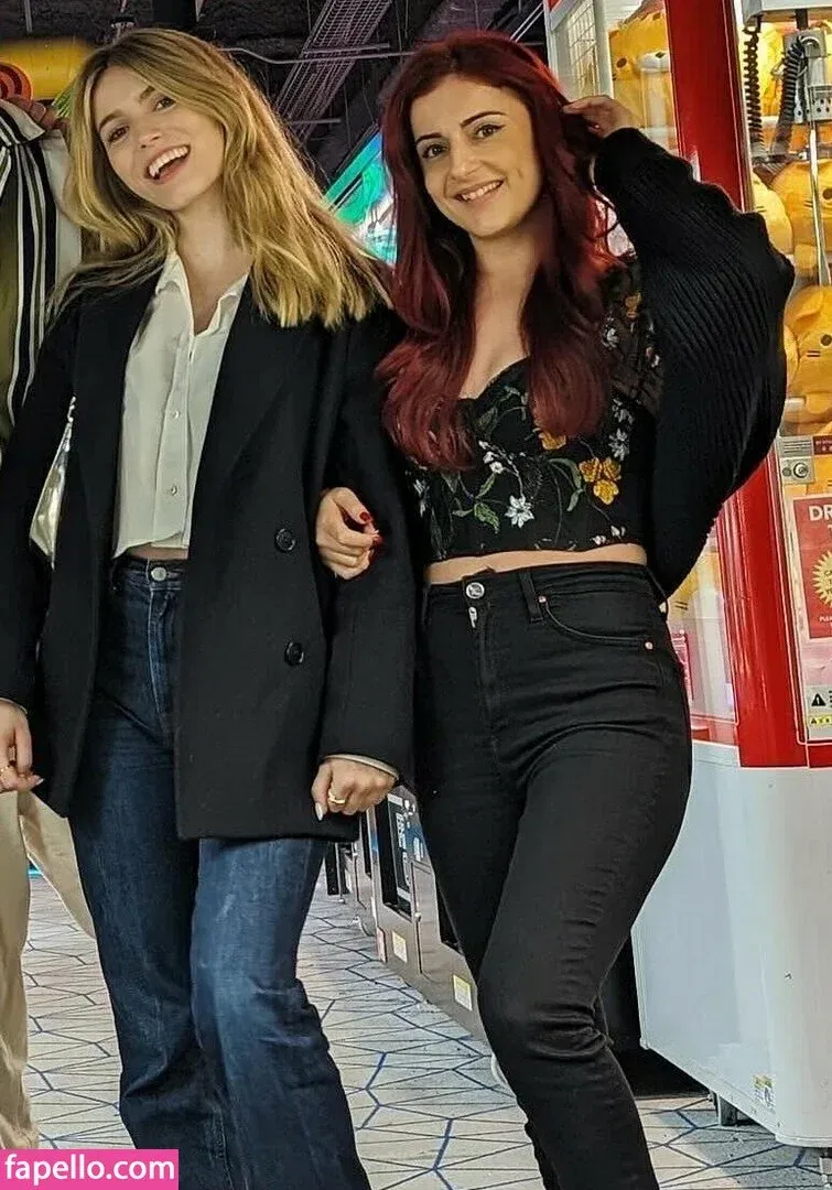 AnnieFuchsia Onlyfans Photo Gallery 