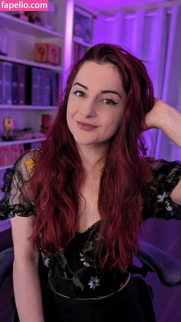 AnnieFuchsia Onlyfans Photo Gallery 