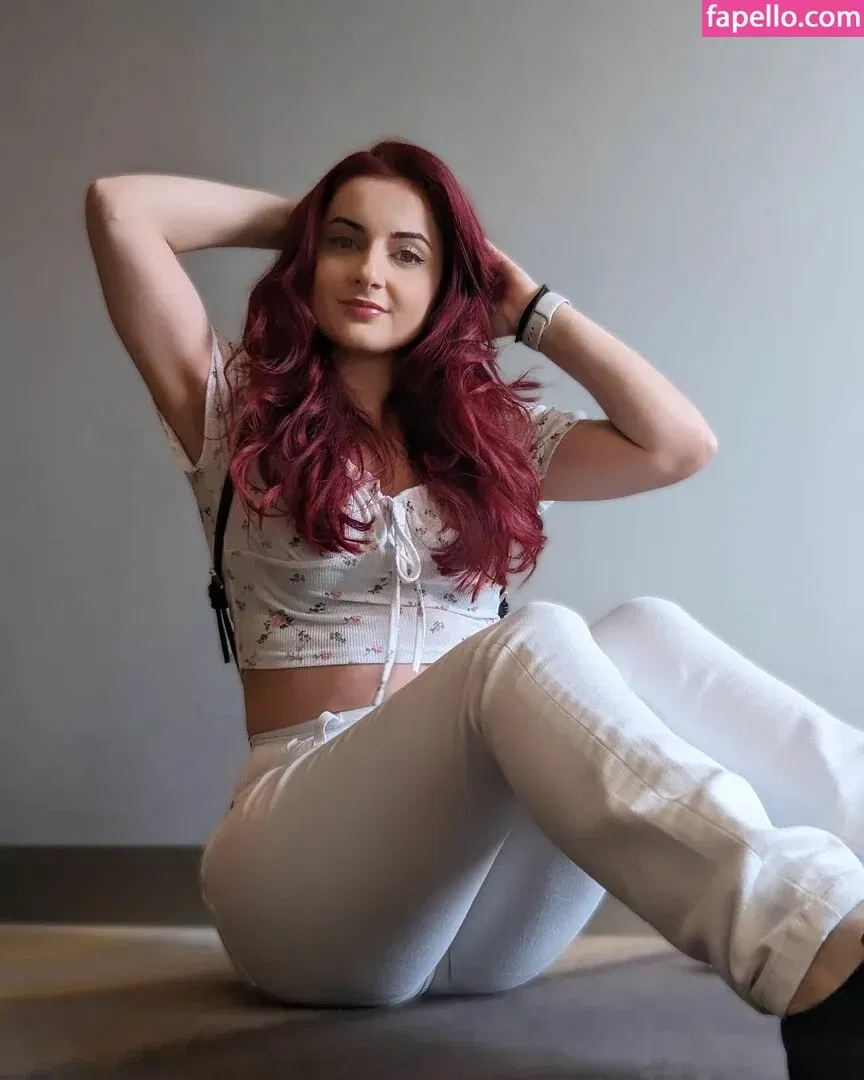 AnnieFuchsia Onlyfans Photo Gallery 