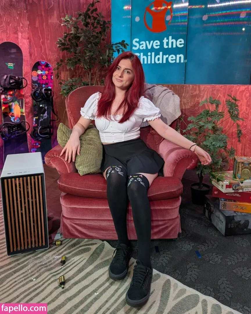 AnnieFuchsia Onlyfans Photo Gallery 