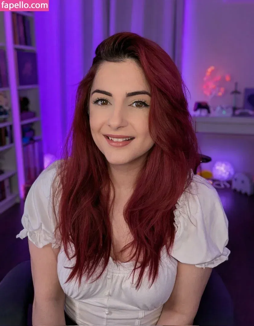 AnnieFuchsia Onlyfans Photo Gallery 