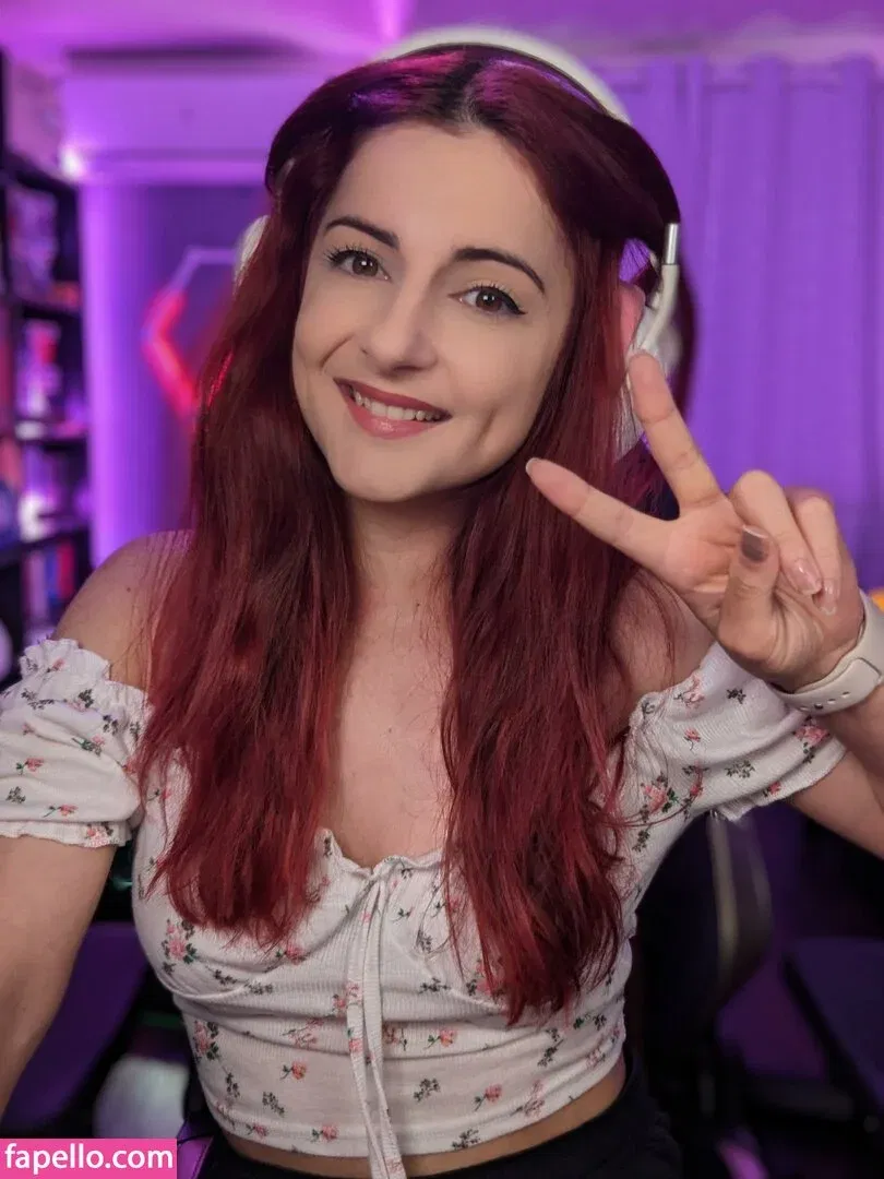 AnnieFuchsia Onlyfans Photo Gallery 