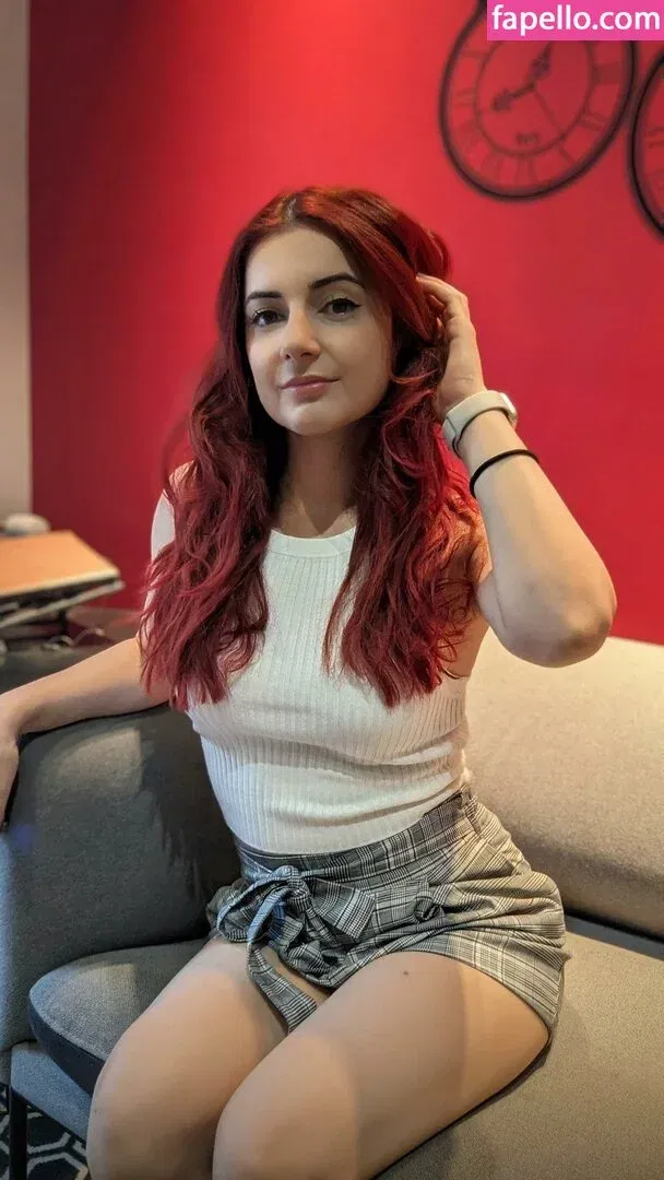 AnnieFuchsia Onlyfans Photo Gallery 