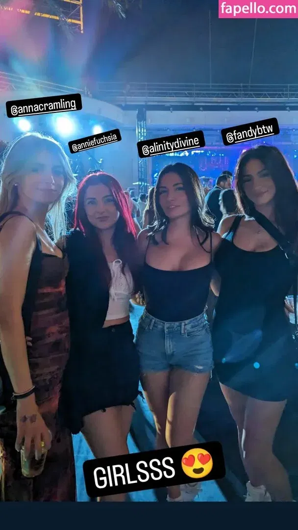 AnnieFuchsia Onlyfans Photo Gallery 