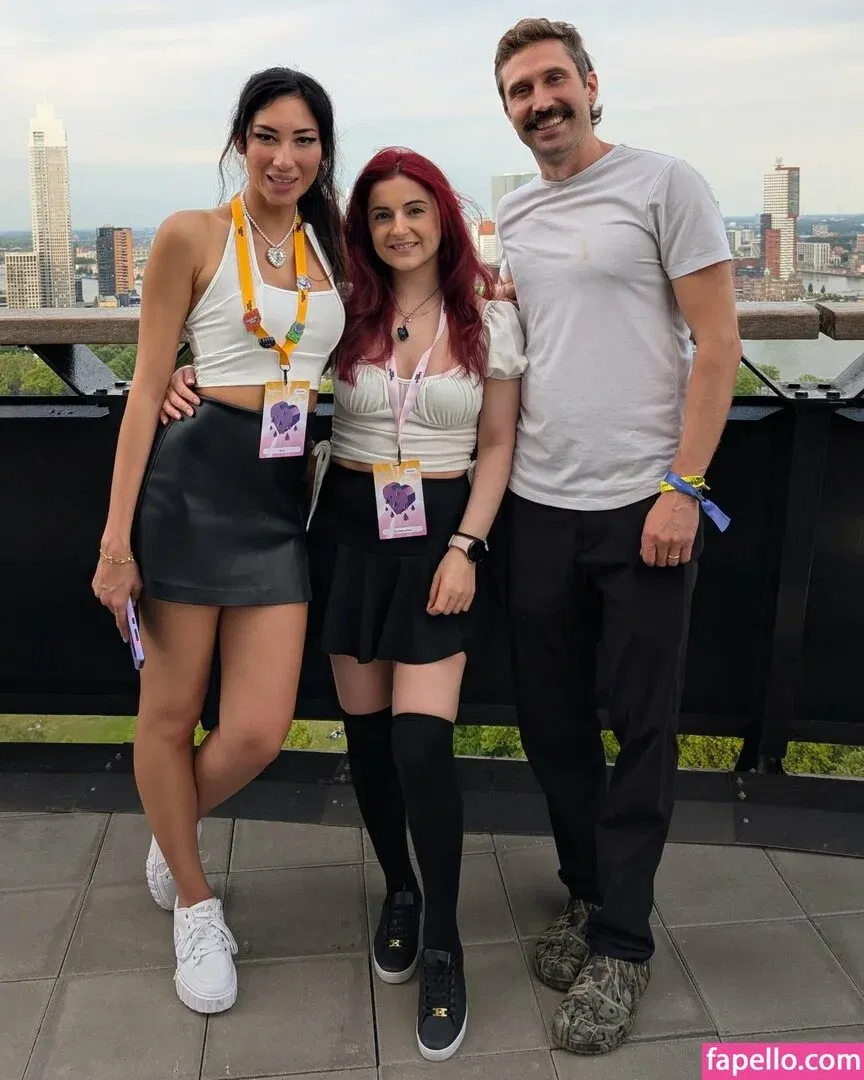 AnnieFuchsia Onlyfans Photo Gallery 