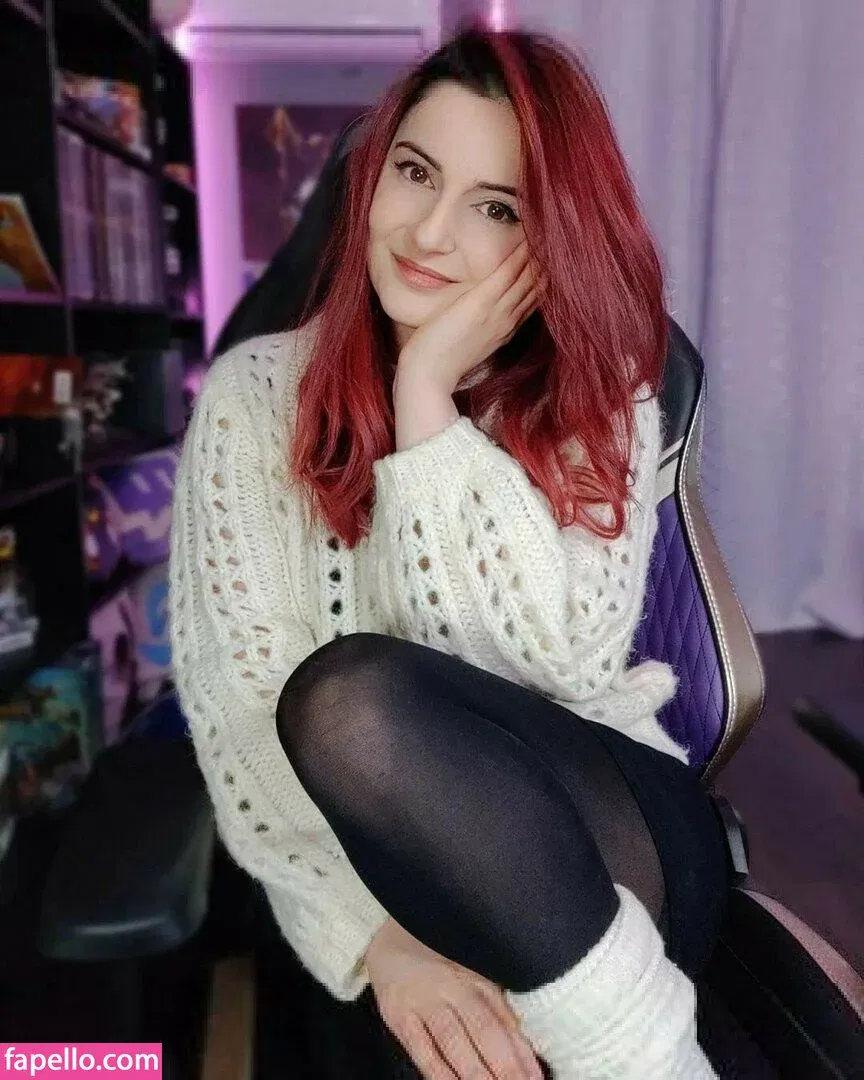 AnnieFuchsia Onlyfans Photo Gallery 