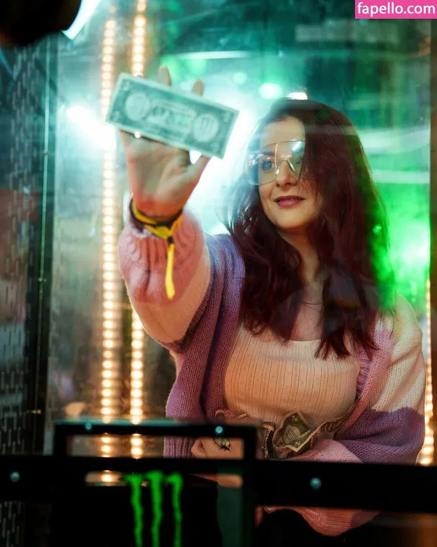 AnnieFuchsia Onlyfans Photo Gallery 