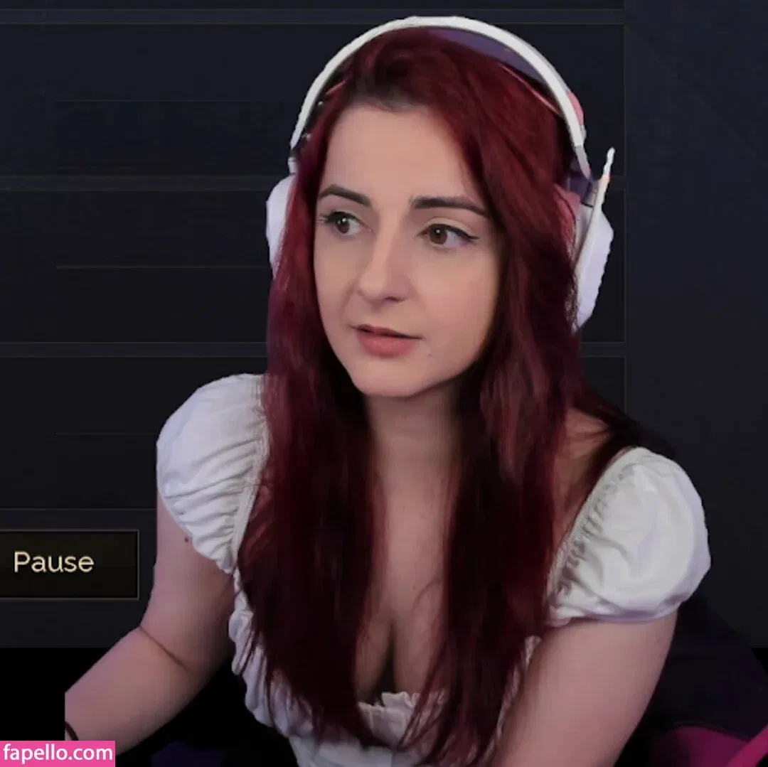 AnnieFuchsia Onlyfans Photo Gallery 