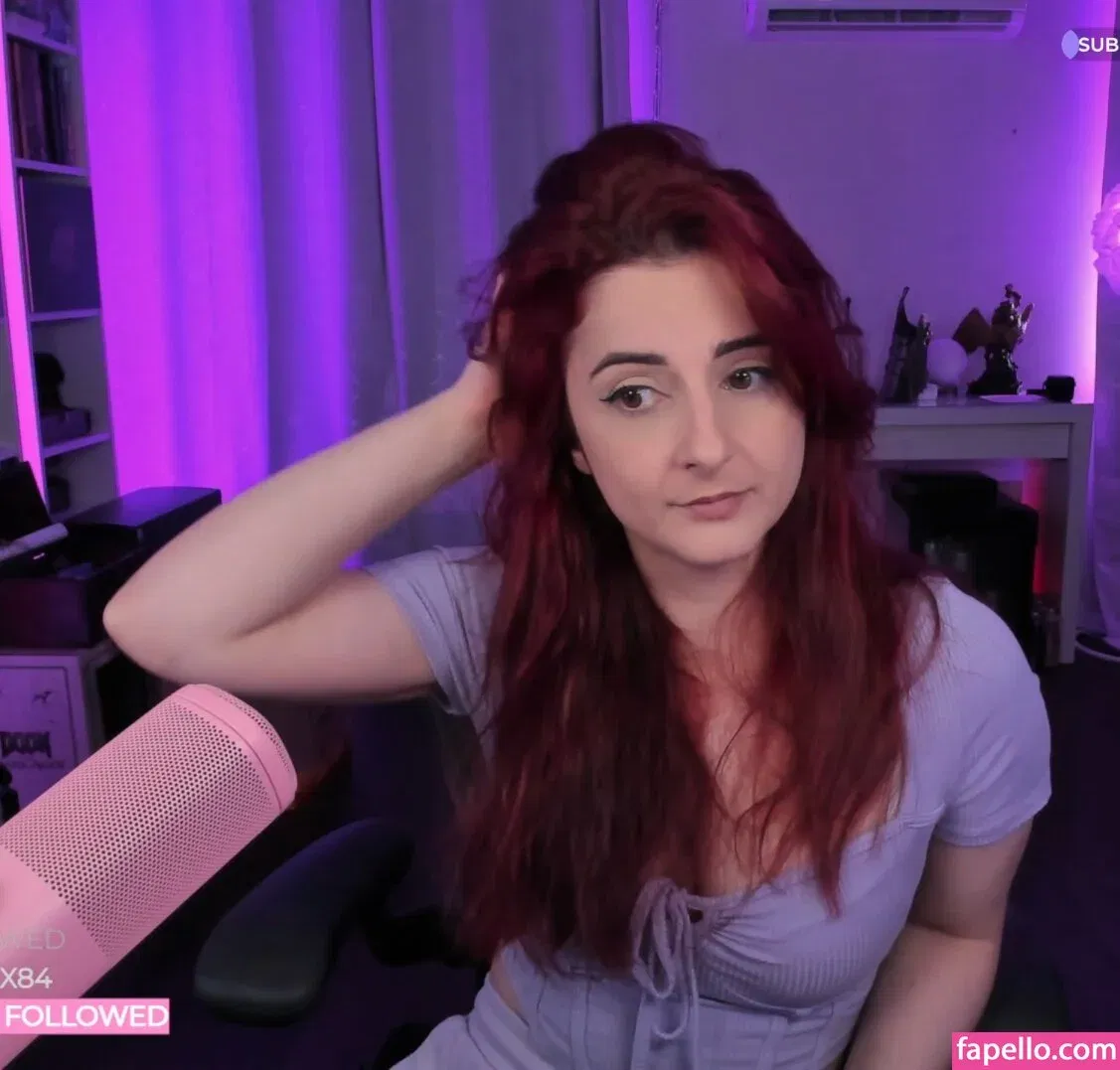 AnnieFuchsia Onlyfans Photo Gallery 