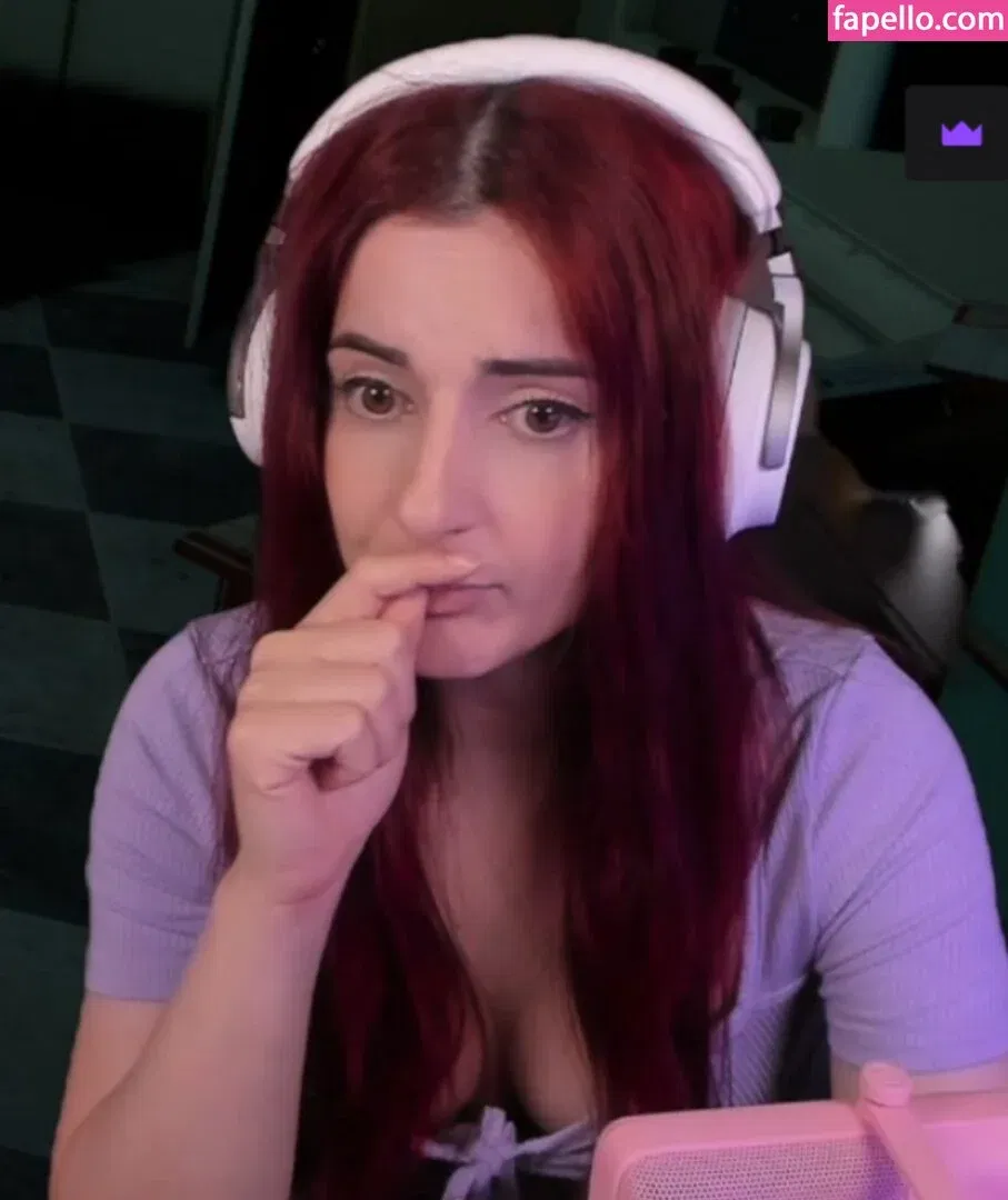 AnnieFuchsia Onlyfans Photo Gallery 