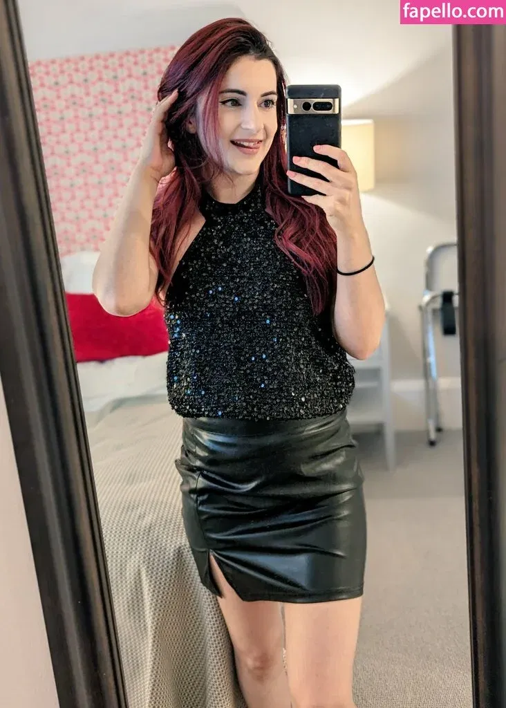 AnnieFuchsia Onlyfans Photo Gallery 