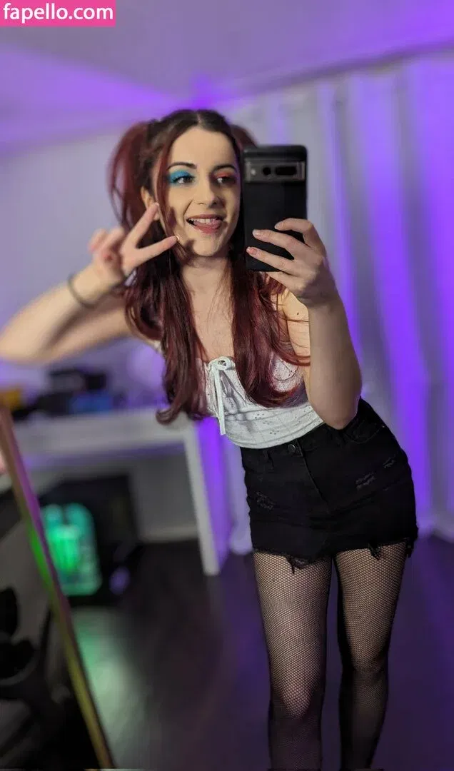 AnnieFuchsia Onlyfans Photo Gallery 