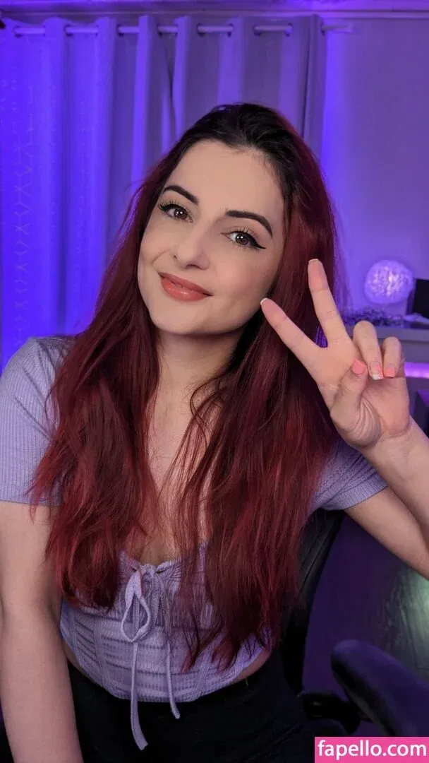 AnnieFuchsia Onlyfans Photo Gallery 