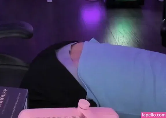 AnnieFuchsia Onlyfans Photo Gallery 