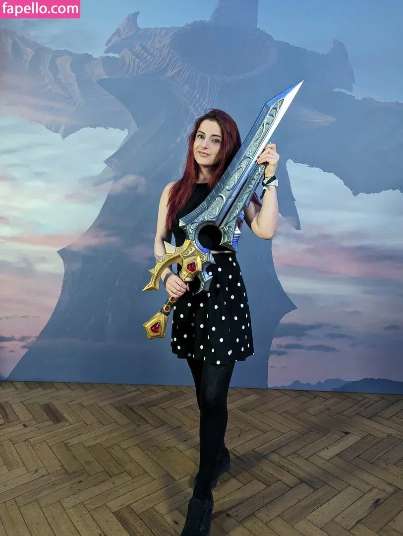 AnnieFuchsia Onlyfans Photo Gallery 