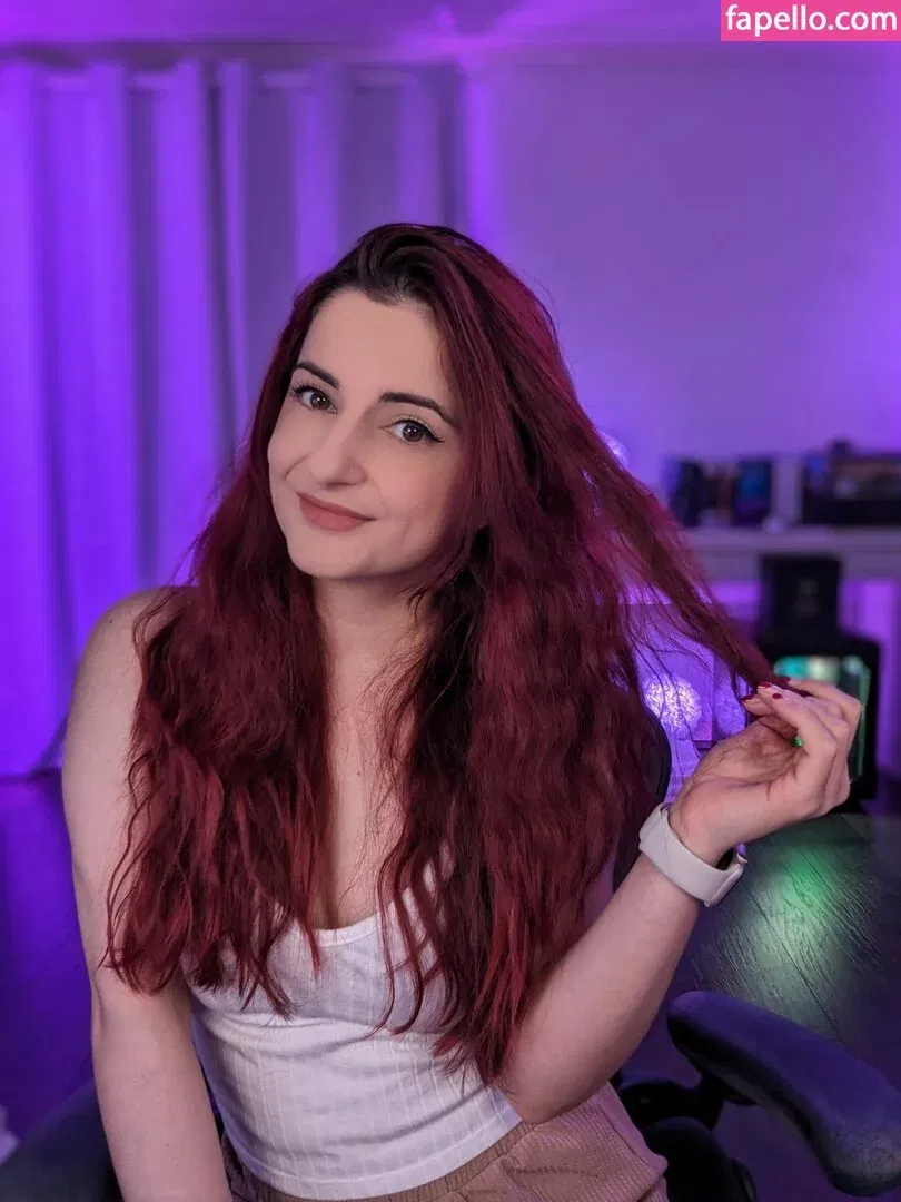 AnnieFuchsia Onlyfans Photo Gallery 