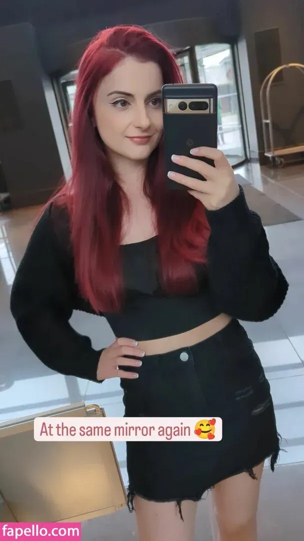 AnnieFuchsia Onlyfans Photo Gallery 