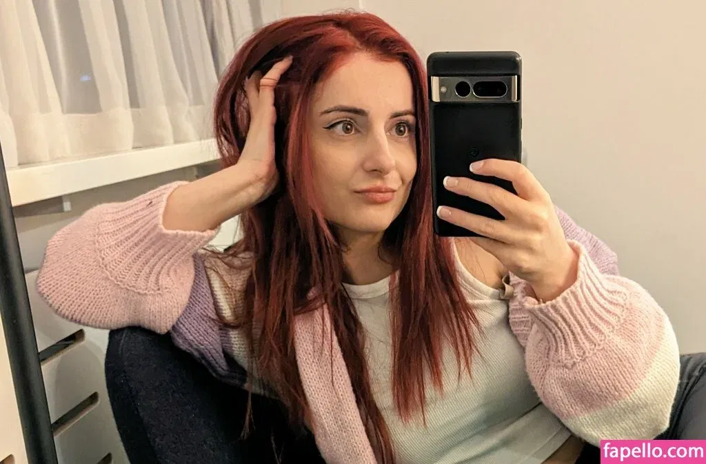 AnnieFuchsia Onlyfans Photo Gallery 