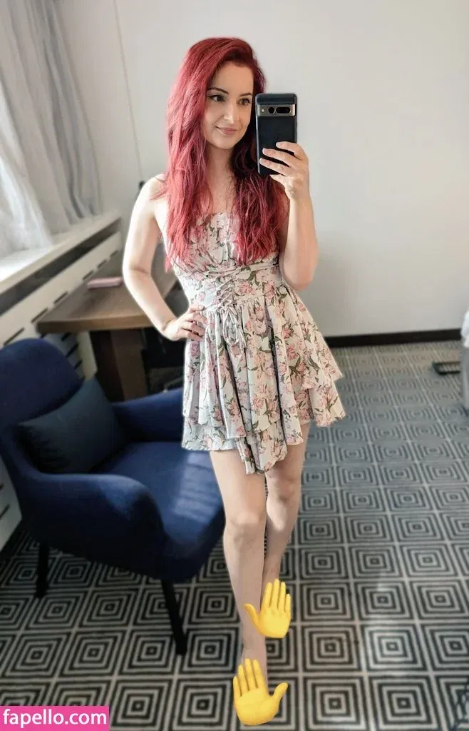 AnnieFuchsia Onlyfans Photo Gallery 