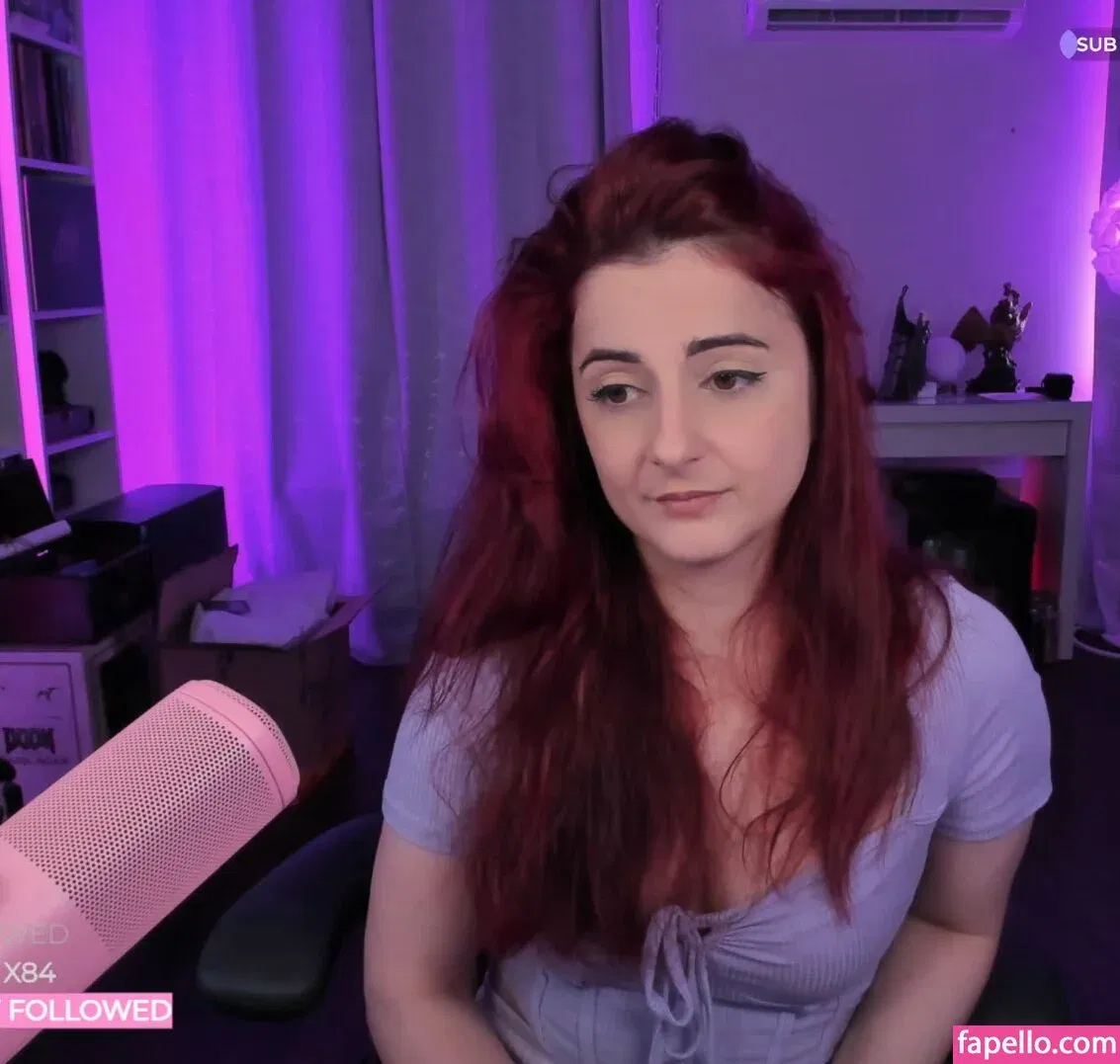 AnnieFuchsia Onlyfans Photo Gallery 