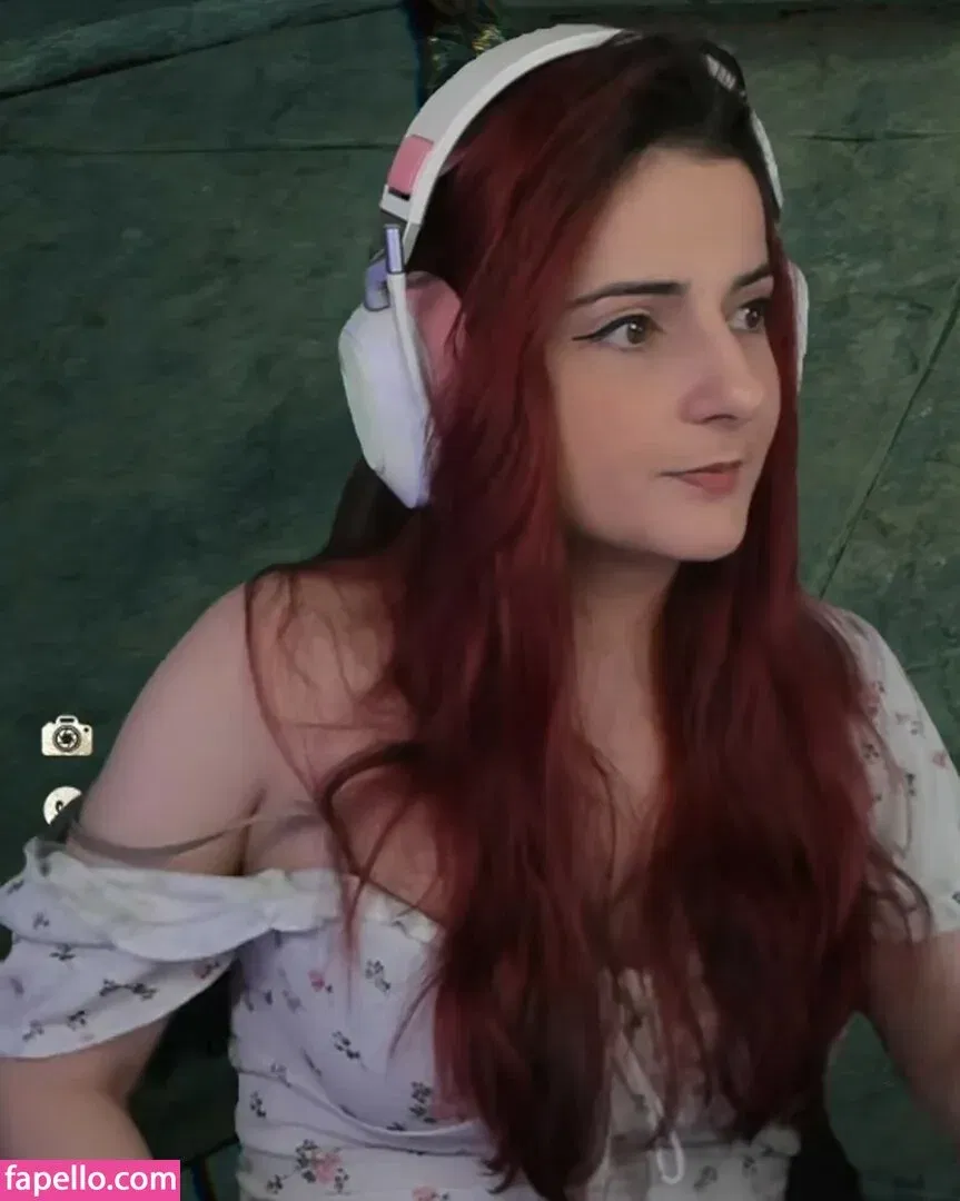 AnnieFuchsia Onlyfans Photo Gallery 