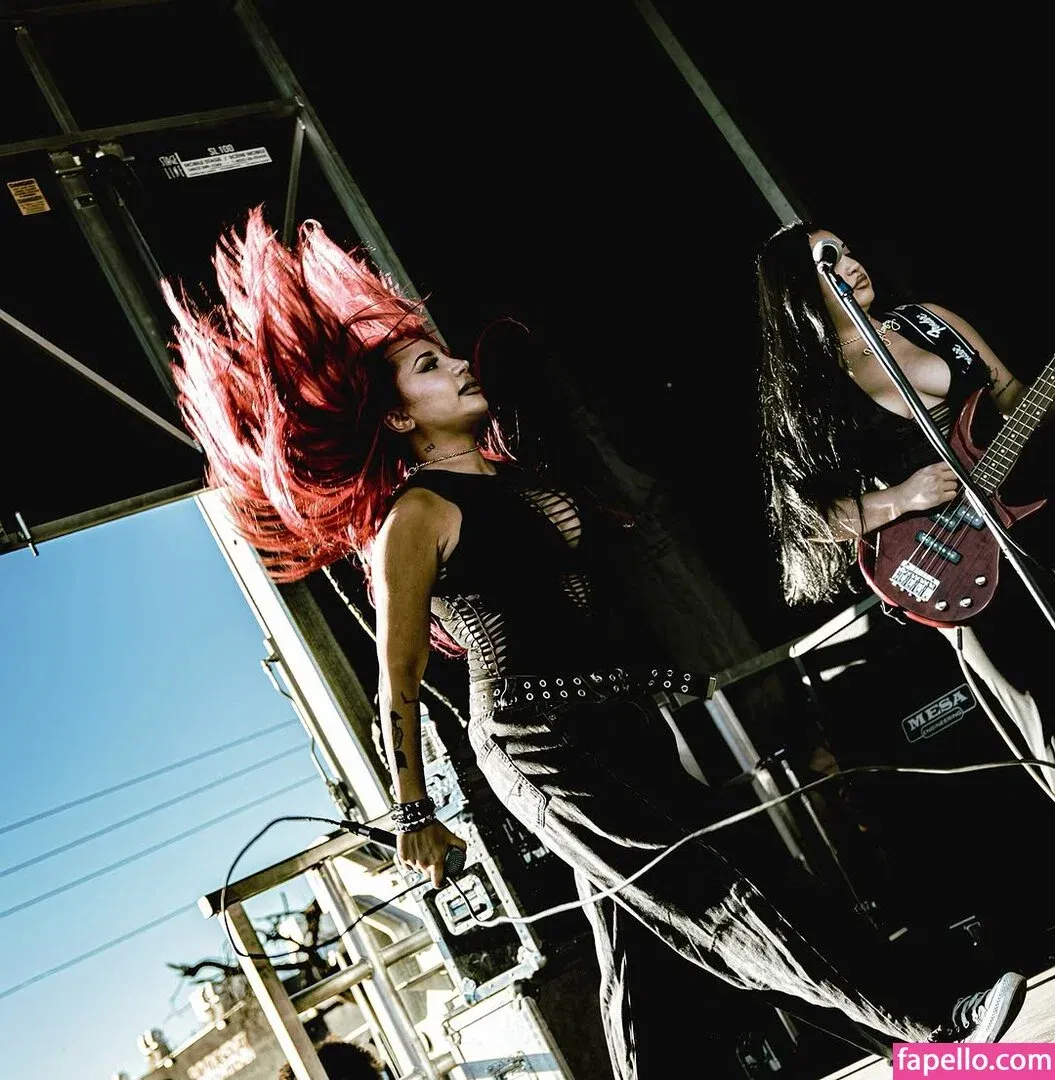 Ariel Smikon Onlyfans Photo Gallery 