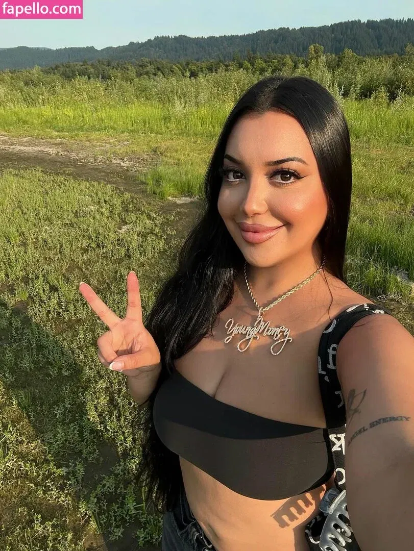 Ariel Smikon Onlyfans Photo Gallery 