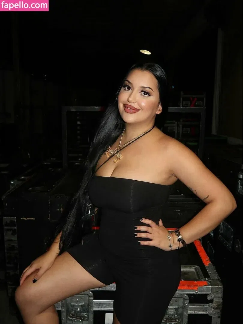 Ariel Smikon Onlyfans Photo Gallery 