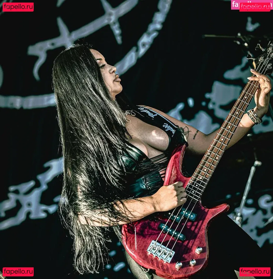 Ariel Smikon Onlyfans Photo Gallery 