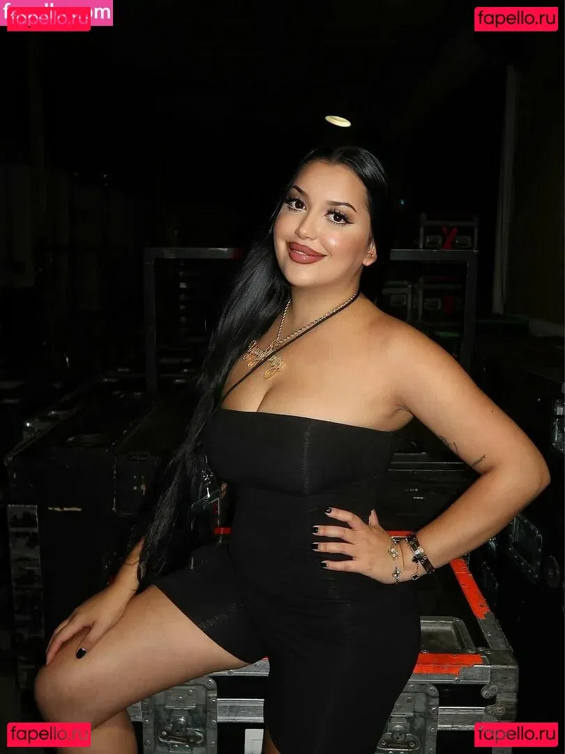 Ariel Smikon Onlyfans Photo Gallery 