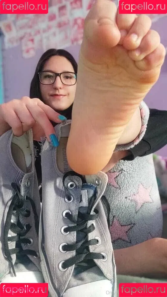thawniefeet Onlyfans Photo Gallery 