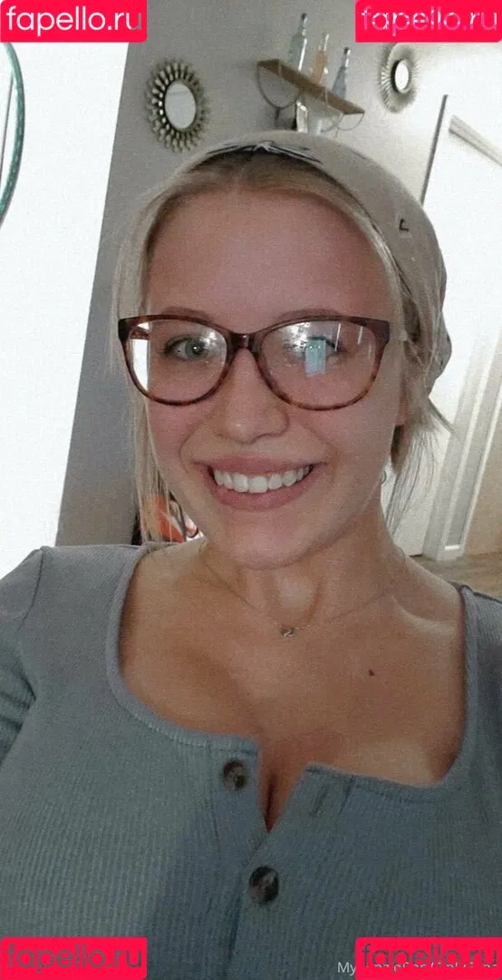 mykenzieren Onlyfans Photo Gallery 