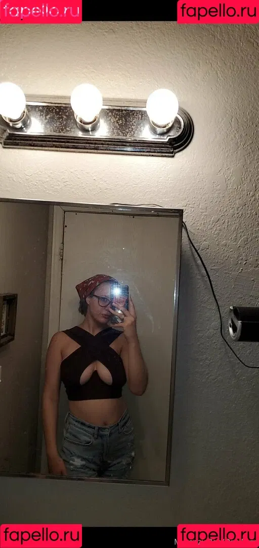 mykenzieren Onlyfans Photo Gallery 