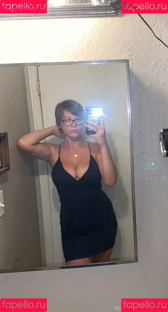 mykenzieren Onlyfans Photo Gallery 