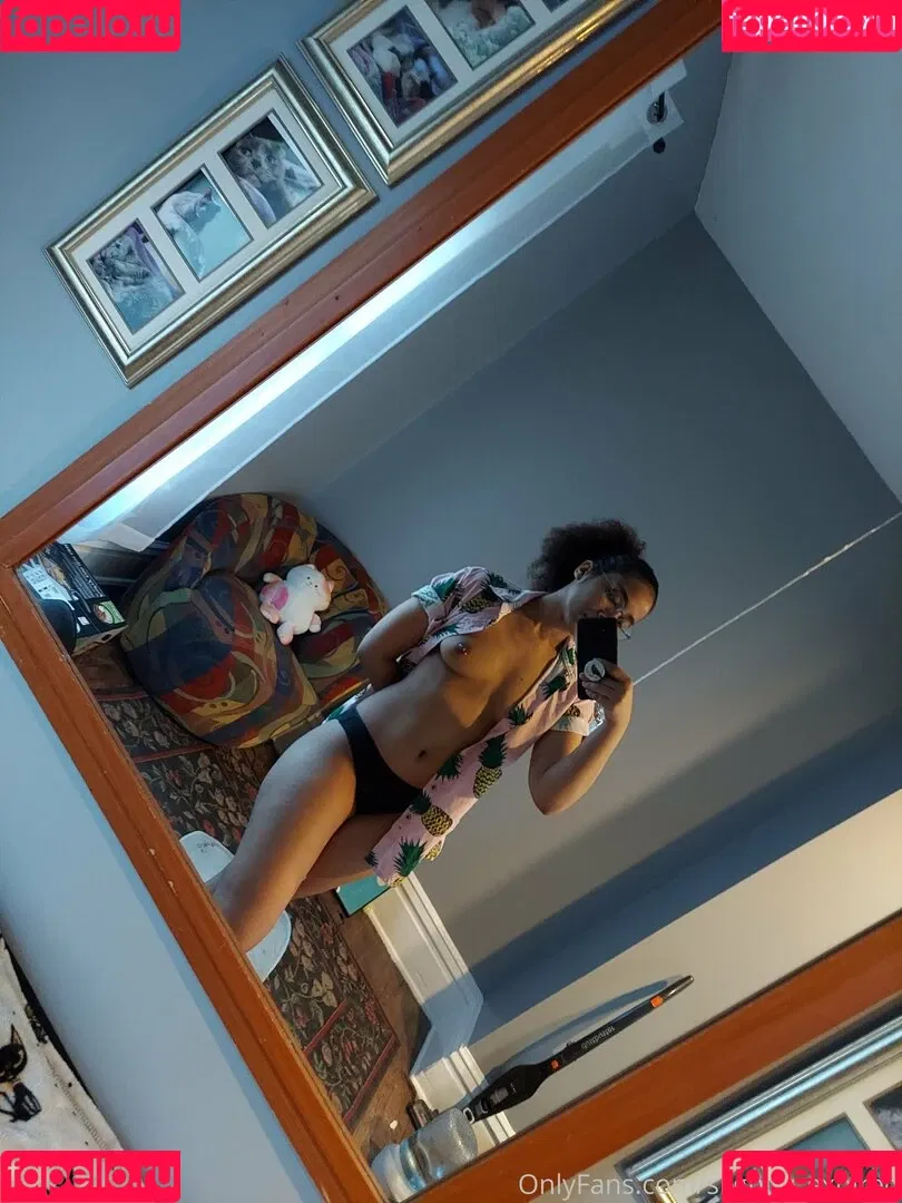 Slightly Expired Onlyfans Photo Gallery 