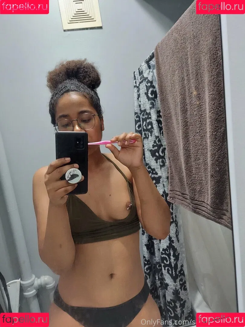 Slightly Expired Onlyfans Photo Gallery 
