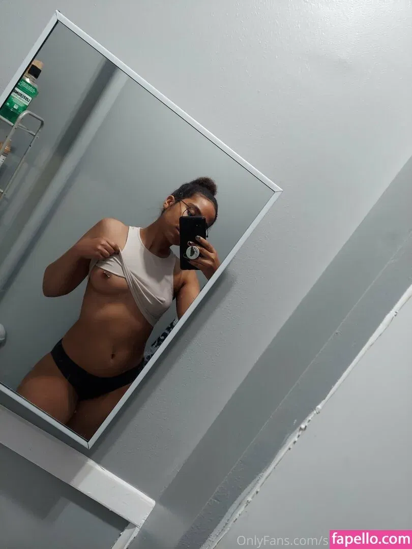 Slightly Expired Onlyfans Photo Gallery 