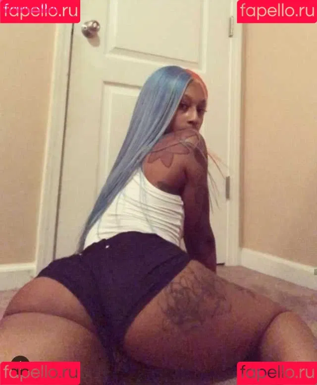 Mizz Twerksum Onlyfans Photo Gallery 