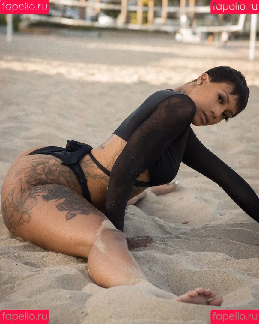 Mizz Twerksum Onlyfans Photo Gallery 