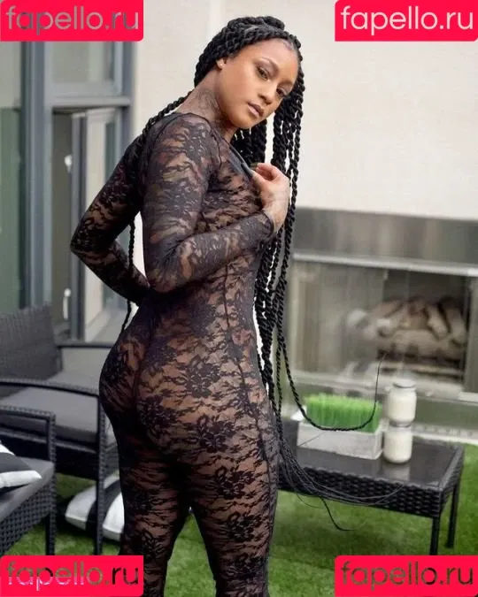 Mizz Twerksum Onlyfans Photo Gallery 